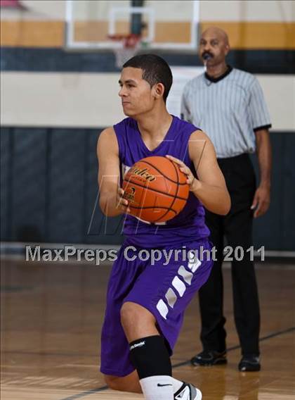 Thumbnail 3 in Warren vs Cinco Ranch (McDonald's Texas Invitational) photogallery.