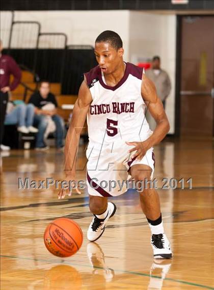 Thumbnail 2 in Warren vs Cinco Ranch (McDonald's Texas Invitational) photogallery.