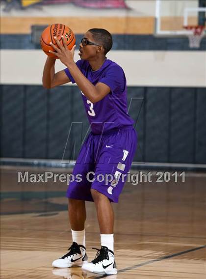 Thumbnail 3 in Warren vs Cinco Ranch (McDonald's Texas Invitational) photogallery.