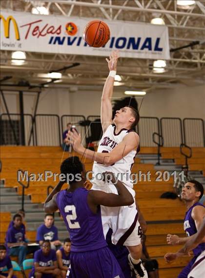 Thumbnail 1 in Warren vs Cinco Ranch (McDonald's Texas Invitational) photogallery.