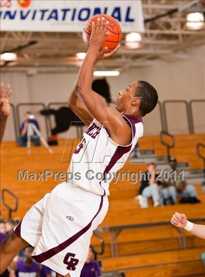 Thumbnail 3 in Warren vs Cinco Ranch (McDonald's Texas Invitational) photogallery.
