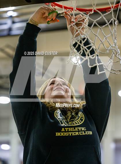 Thumbnail 1 in Bishop McNamara @ Paul VI photogallery.