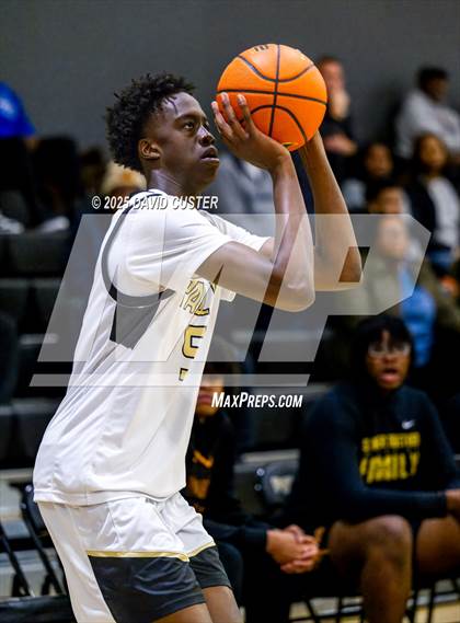 Thumbnail 1 in Bishop McNamara @ Paul VI photogallery.