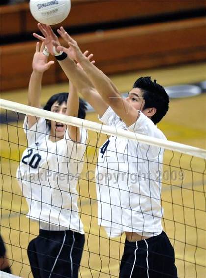 Thumbnail 2 in Salesian vs. St. Margaret's (CIF SS D5 Final) photogallery.
