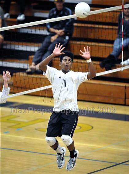 Thumbnail 3 in Salesian vs. St. Margaret's (CIF SS D5 Final) photogallery.