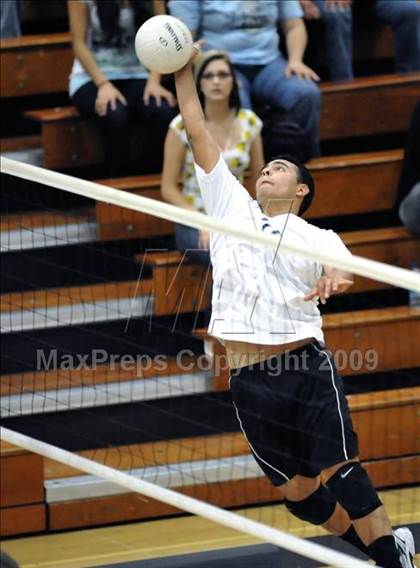 Thumbnail 3 in Salesian vs. St. Margaret's (CIF SS D5 Final) photogallery.