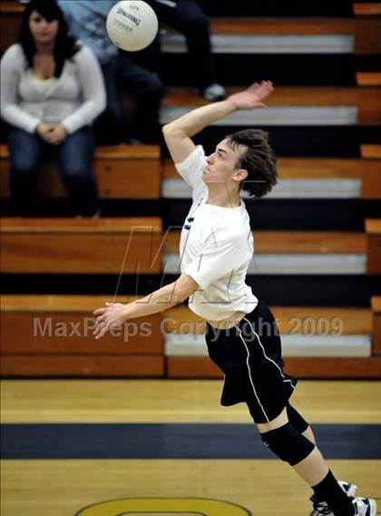 Thumbnail 2 in Salesian vs. St. Margaret's (CIF SS D5 Final) photogallery.