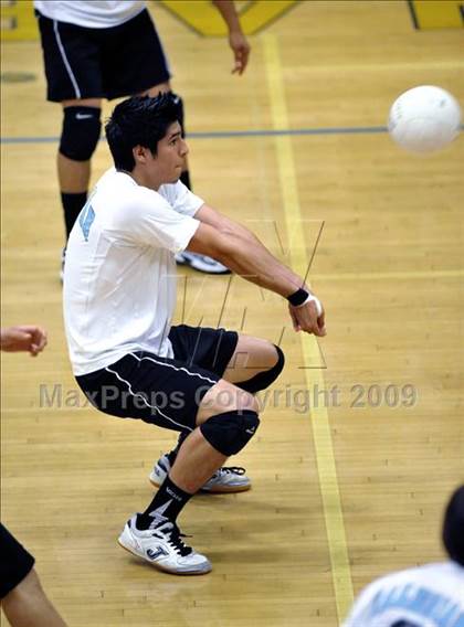 Thumbnail 2 in Salesian vs. St. Margaret's (CIF SS D5 Final) photogallery.