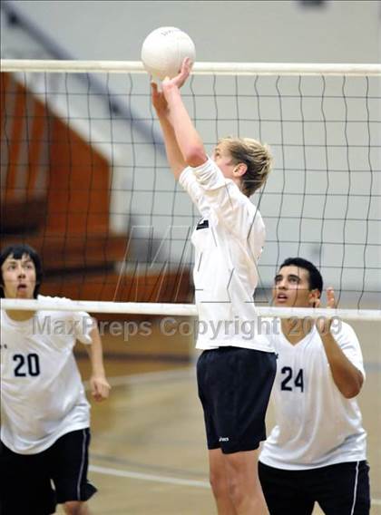 Thumbnail 3 in Salesian vs. St. Margaret's (CIF SS D5 Final) photogallery.