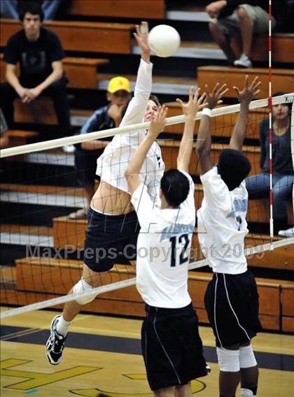 Thumbnail 2 in Salesian vs. St. Margaret's (CIF SS D5 Final) photogallery.