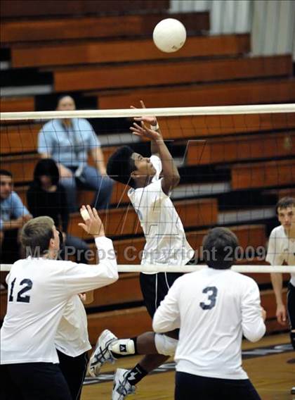 Thumbnail 1 in Salesian vs. St. Margaret's (CIF SS D5 Final) photogallery.