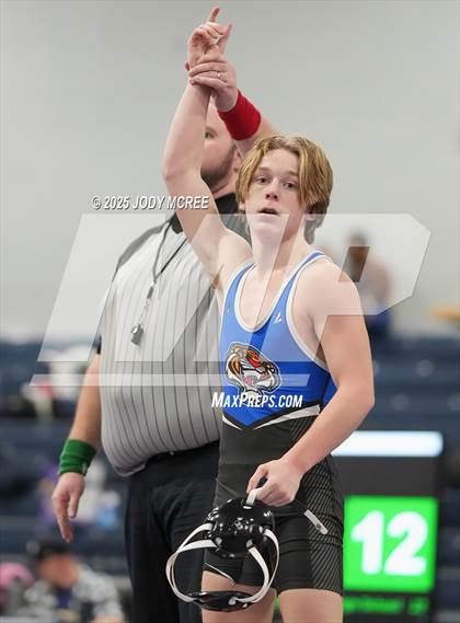 Thumbnail 3 in Lewisburg vs Saltillo photogallery.