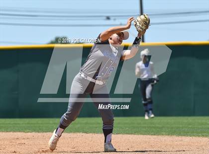 Thumbnail 3 in MacArthur [Douglas] vs O'Connor (UIL 6A Bi District) photogallery.