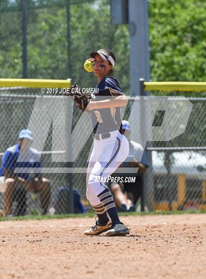 Thumbnail 3 in MacArthur [Douglas] vs O'Connor (UIL 6A Bi District) photogallery.