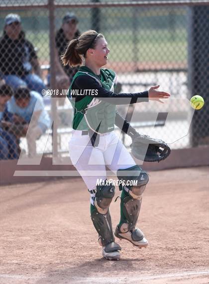 Thumbnail 3 in Miami vs. Ganado photogallery.
