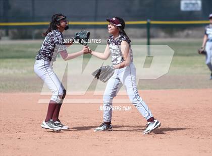 Thumbnail 1 in Miami vs. Ganado photogallery.