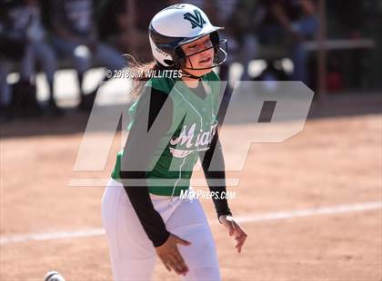 Thumbnail 2 in Miami vs. Ganado photogallery.