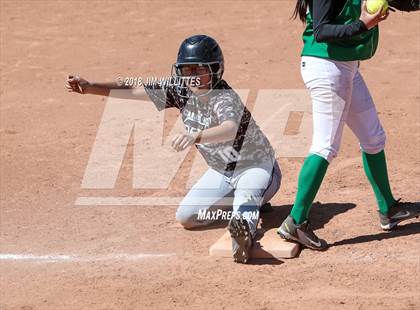 Thumbnail 2 in Miami vs. Ganado photogallery.
