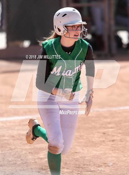 Thumbnail 3 in Miami vs. Ganado photogallery.
