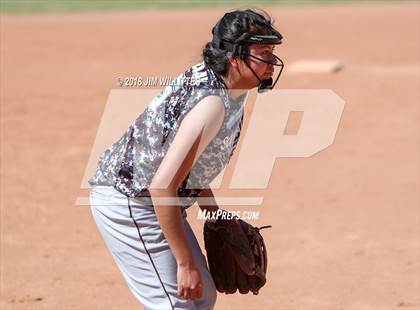 Thumbnail 3 in Miami vs. Ganado photogallery.