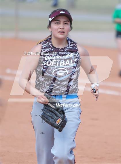 Thumbnail 1 in Miami vs. Ganado photogallery.