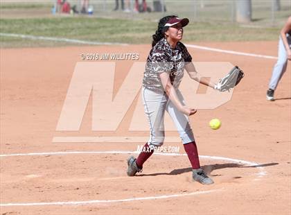 Thumbnail 3 in Miami vs. Ganado photogallery.