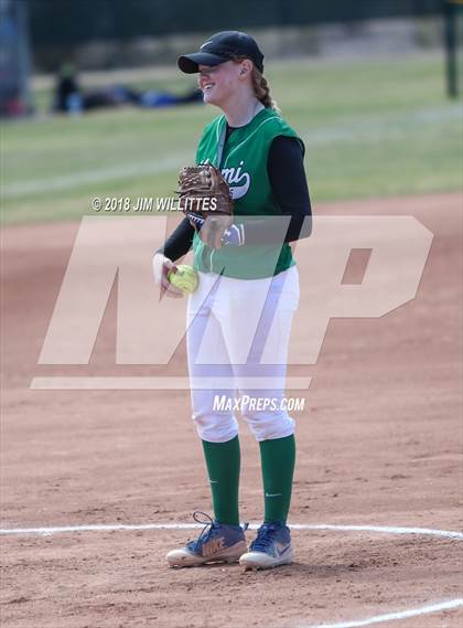 Thumbnail 2 in Miami vs. Ganado photogallery.