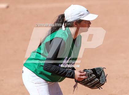 Thumbnail 2 in Miami vs. Ganado photogallery.