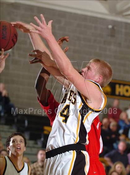 Thumbnail 2 in Mira Loma vs. Del Oro (Del Oro Invitational) photogallery.