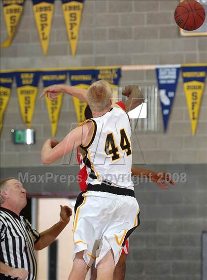 Thumbnail 2 in Mira Loma vs. Del Oro (Del Oro Invitational) photogallery.