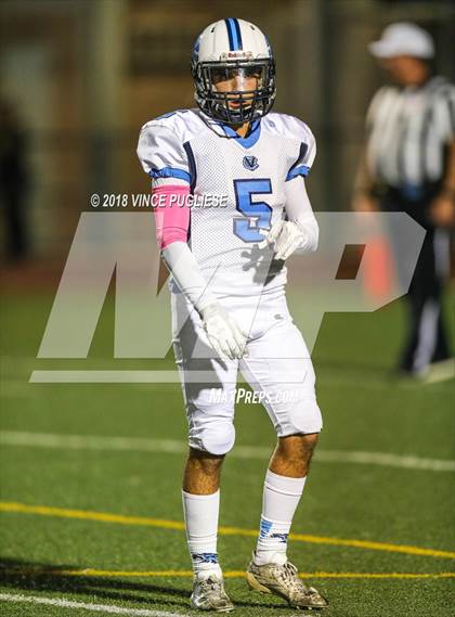 Thumbnail 2 in Burbank vs. Crescenta Valley photogallery.