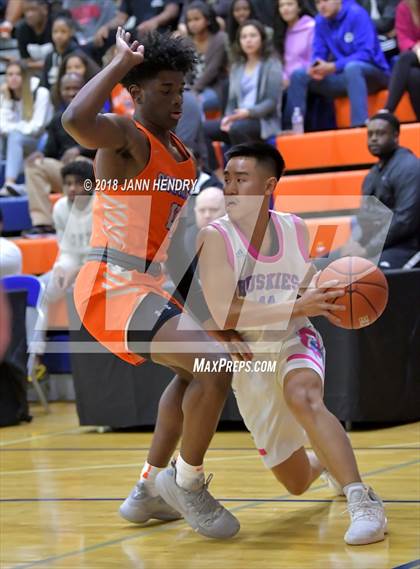 Thumbnail 2 in Bishop Gorman vs. Sheldon (Tarkanian Classic) photogallery.