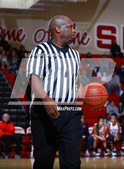 Thumbnail 1 in Chaminade vs. Redondo Union (Battle at the Beach) photogallery.