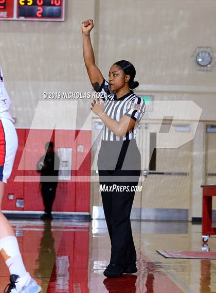 Thumbnail 2 in Chaminade vs. Redondo Union (Battle at the Beach) photogallery.