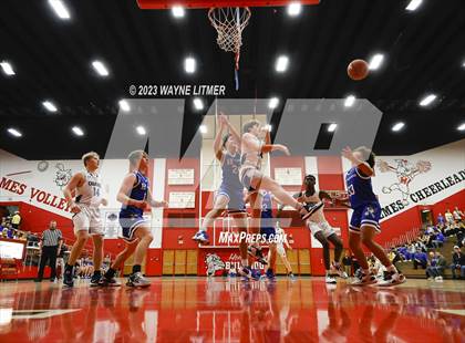 Thumbnail 1 in Highlands @ Covington Catholic photogallery.