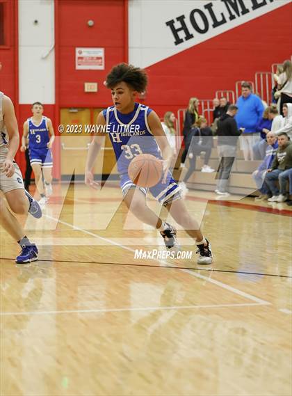 Thumbnail 1 in Highlands @ Covington Catholic photogallery.