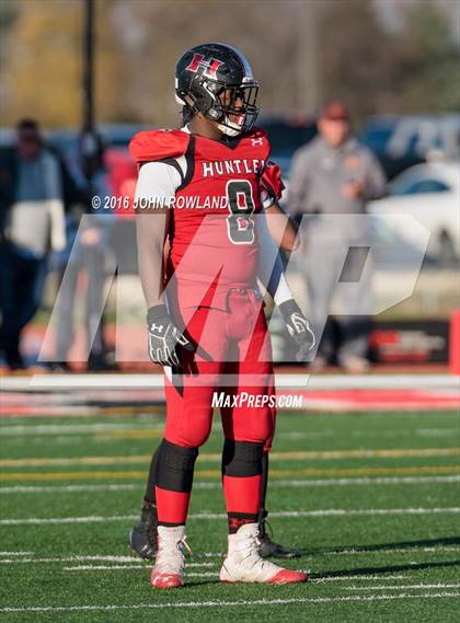 Thumbnail 2 in Loyola Academy vs. Huntley (IHSA Class 8A Quarterfinal) photogallery.