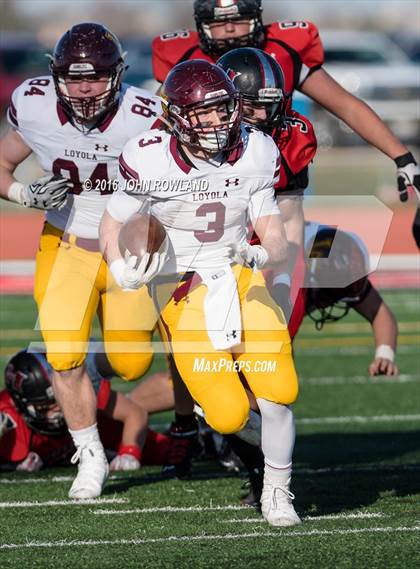 Thumbnail 2 in Loyola Academy vs. Huntley (IHSA Class 8A Quarterfinal) photogallery.