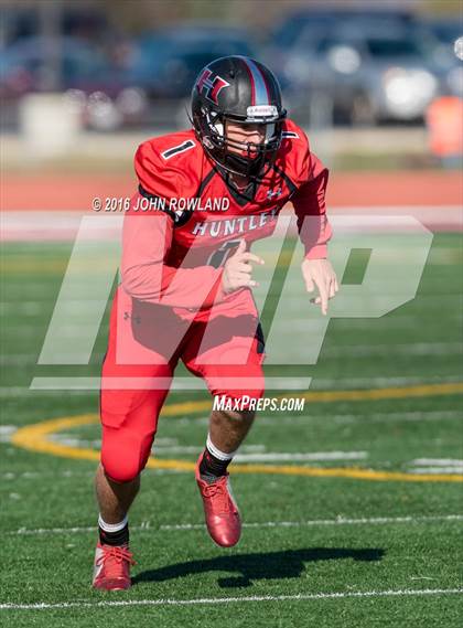 Thumbnail 2 in Loyola Academy vs. Huntley (IHSA Class 8A Quarterfinal) photogallery.
