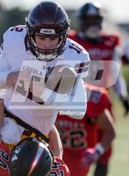 Thumbnail 2 in Loyola Academy vs. Huntley (IHSA Class 8A Quarterfinal) photogallery.