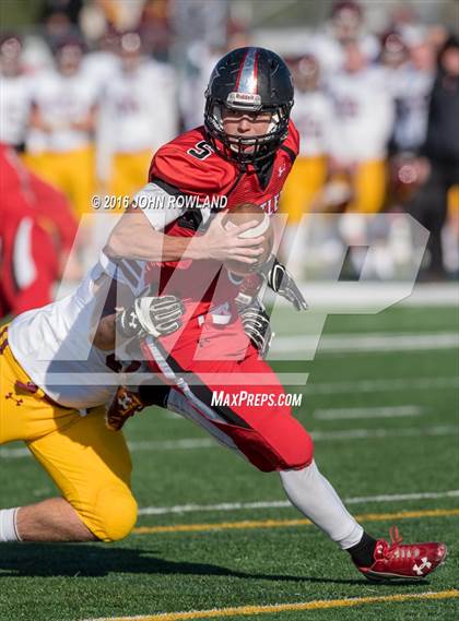 Thumbnail 2 in Loyola Academy vs. Huntley (IHSA Class 8A Quarterfinal) photogallery.