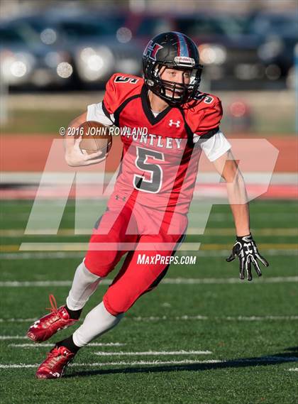 Thumbnail 2 in Loyola Academy vs. Huntley (IHSA Class 8A Quarterfinal) photogallery.