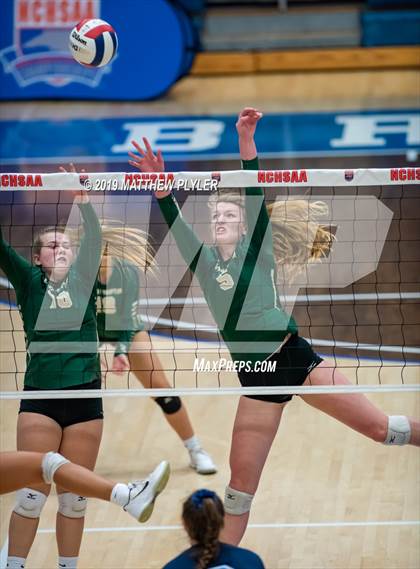 Thumbnail 3 in Foard vs. Ayden - Grifton (NCHSAA 2A Final) photogallery.