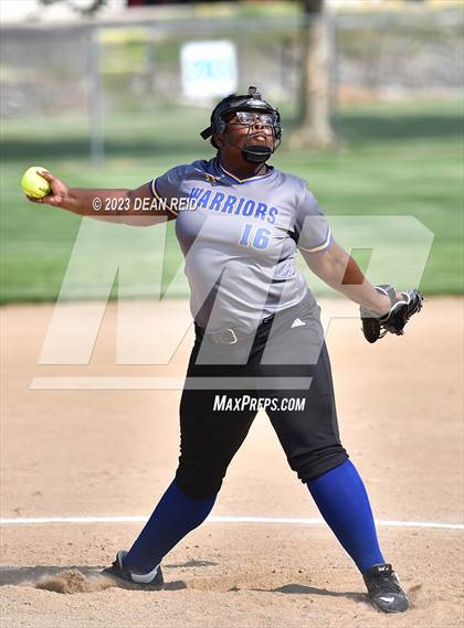 Thumbnail 3 in Joliet Catholic vs Crete-Monee (IHSA Class 3A Regional Semifinal) photogallery.