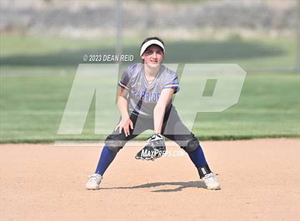Thumbnail 2 in Joliet Catholic vs Crete-Monee (IHSA Class 3A Regional Semifinal) photogallery.