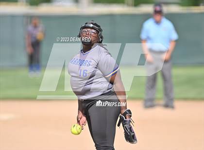 Thumbnail 1 in Joliet Catholic vs Crete-Monee (IHSA Class 3A Regional Semifinal) photogallery.