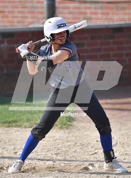Thumbnail 2 in Joliet Catholic vs Crete-Monee (IHSA Class 3A Regional Semifinal) photogallery.