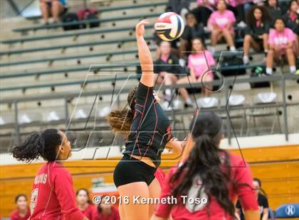 Thumbnail 1 in Stevens vs. Warren photogallery.