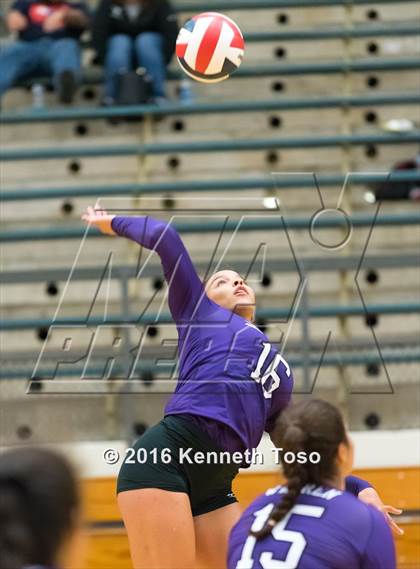 Thumbnail 2 in Stevens vs. Warren photogallery.