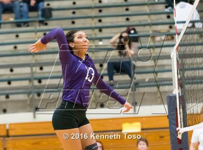 Thumbnail 2 in Stevens vs. Warren photogallery.